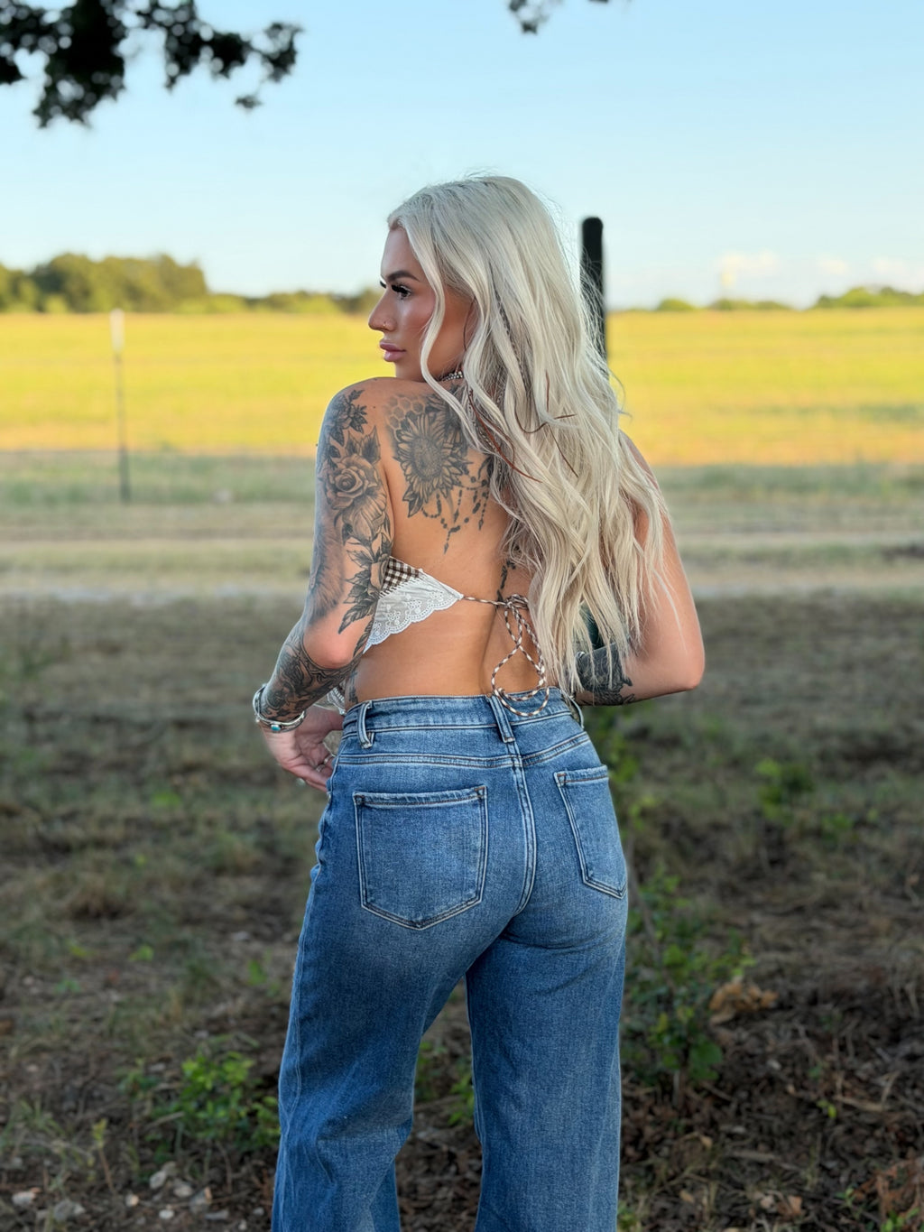The County Line top